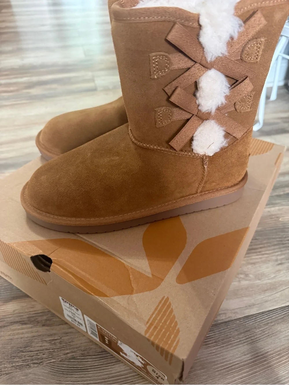 Koolaburra by UGG K Victoria Short